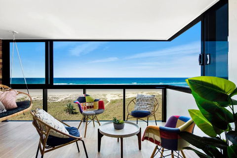 Absolutly Beachfront Surfers Paradise, Pure Shores! - Accommodation NSW 2