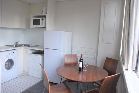 Accommodation Sydney CBD - Hyde Park Plaza Park View 38 College Street Studio Apartment - Accommodation NSW 4
