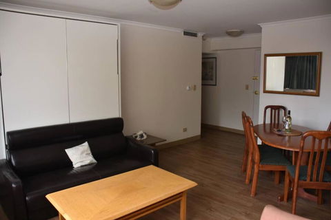 Accommodation Sydney: Hyde Park View 2 Bedroom 1 Bathroom Pet Friendly Apartment - Accommodation NSW 2