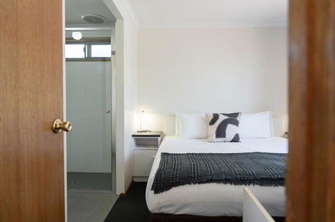 Adelaide Caravan Park - Aspen Holiday Parks - Accommodation NSW 4