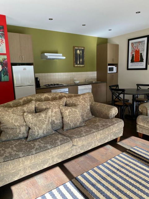 Adelphi Apartment 4 - Accommodation NSW 2