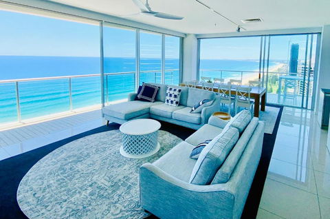 Air On Broadbeach Beachfront 2Level Stunning Apartment With 180 Degree Views - Accommodation NSW 2