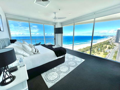 Air On Broadbeach Beachfront 2Level Stunning Apartment With 180 Degree Views - Accommodation NSW 0