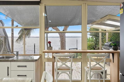 Absolute Waterfront Hidden Gem Toukley - Accommodation NSW 3