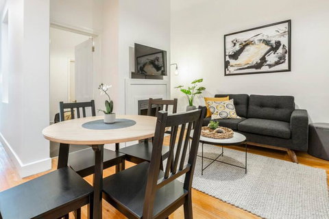 A Carlton Classic - Quaint Inner-City Getaway - Accommodation NSW 0