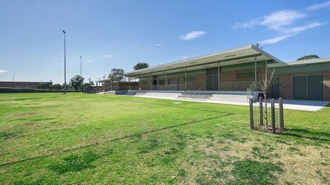 Aircabin - Guildford - 3 Beds Spacious House - Accommodation NSW 4