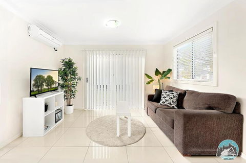 Aircabin - Oxley Park - Lovely & Comfy - 2 Beds - Accommodation NSW 2