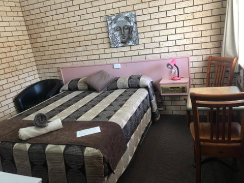 Alamo Motor Inn - Accommodation NSW 1