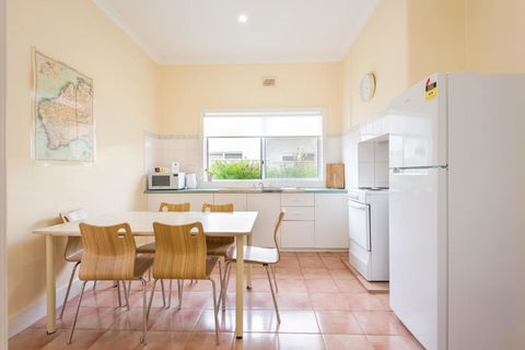 Albany Holiday Units - Accommodation NSW 3