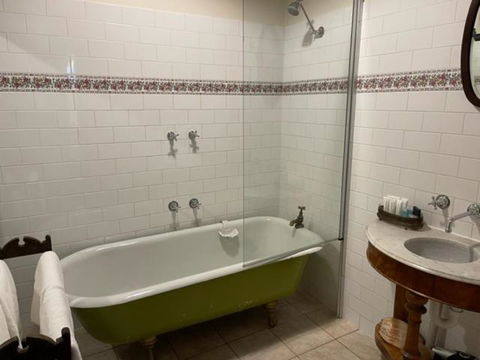 Albert Hotel Daylesford - Accommodation NSW 1