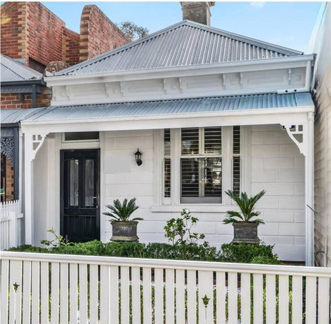 Albert Park Bespoke Brilliance 4Bed 2Bath - Accommodation NSW 0