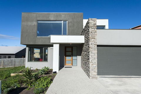 Albion - Accommodation NSW 2