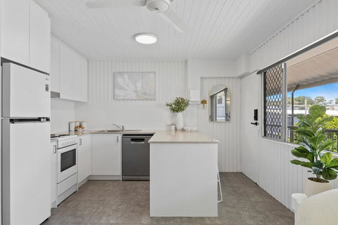 Alex Beachside Pet Friendly 2 Bed Apartment - Accommodation NSW 3