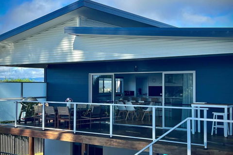Allawah - 5 Bedroom Luxury Home With A Pool - Accommodation NSW 4