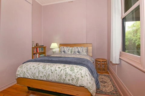 Allen Street - Accommodation NSW 2