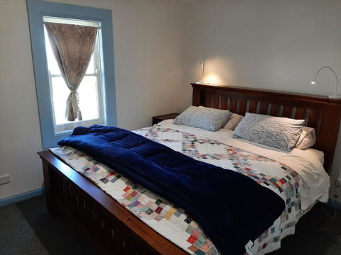 Alloway Bank - Accommodation NSW 4