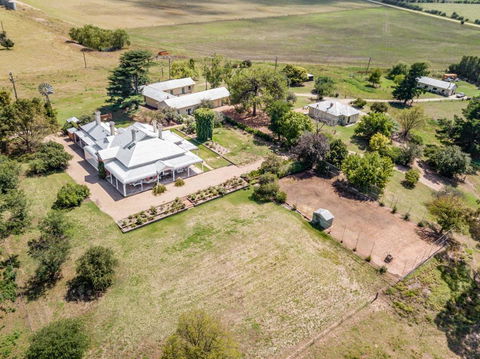 Alloway Bank - Accommodation NSW 1