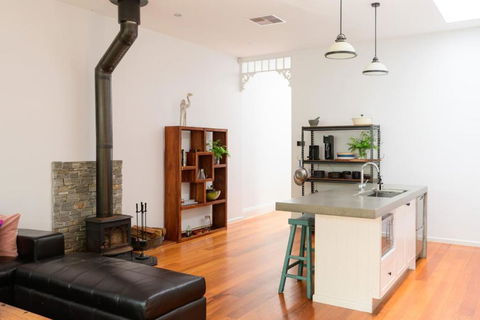 Alma, Art Deco Home In Caufield North - Accommodation NSW 4