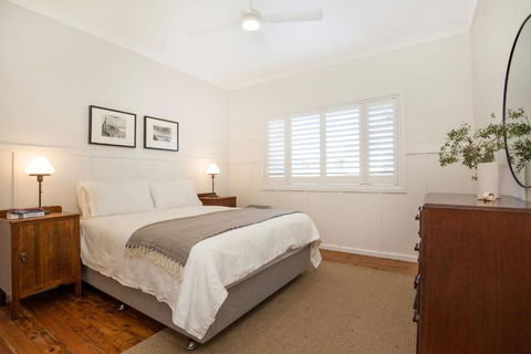 Amaroo - Pet Friendly - 2 Mins Walk To Beach - Outdoor Fireplace - Accommodation NSW 3