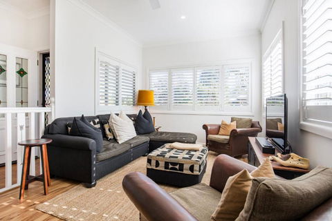 Amaroo - Pet Friendly - 2 Mins Walk To Beach - Outdoor Fireplace - Accommodation NSW 1