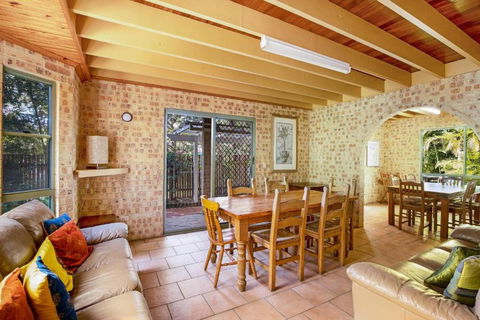 Amaroo Rainbow Shores - Accommodation NSW 2