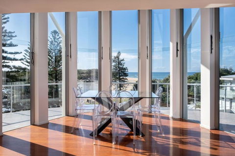 Amazing Currimundi Lakefront Ocean Penthouse - Accommodation NSW 0