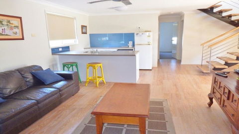 Amberlee House - Bring Your Own Linen - Accommodation NSW 4