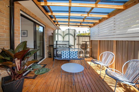 Alkira - Pet Friendly - 4 Mins Walk To Beach - Accommodation NSW 0