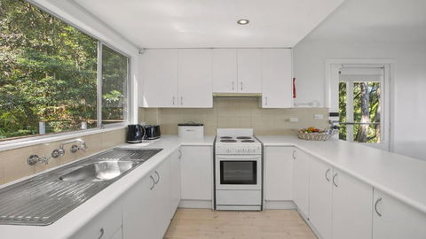 Anthonys Treehouse By The Beach - Accommodation NSW 4