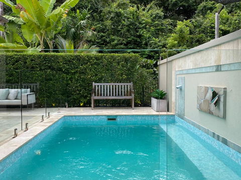 AQUA Beachfront Villa Port Douglas - Accommodation NSW 4