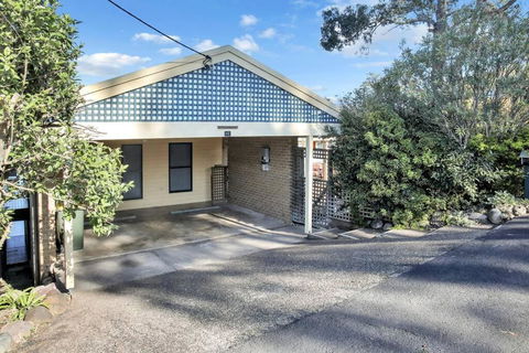 Aqua La Vista - 4 Bedroom Pet Friendly House - Accommodation NSW 4
