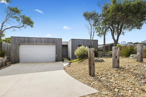 Aqua Luna - Stylish Retreat By Koonya Ocean Beach - Accommodation NSW 2