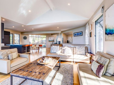 Aqua Pure At Hyams Beach - Accommodation NSW 4