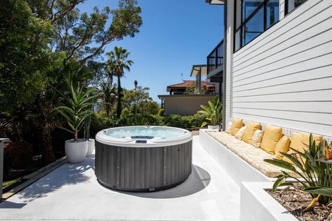 Aqua Vistas - Coastal Gem With Serene Spa Experience - Accommodation NSW 0