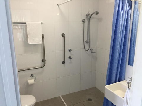 Aquarius Apartments Mollymook - Accommodation NSW 4