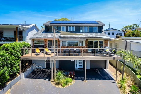 Aquavista Beach, Lake, Sun, And Sand - Accommodation NSW 1