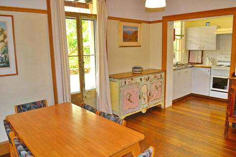 Arakoon House 2 - Bring Your Own Linen - Accommodation NSW 2