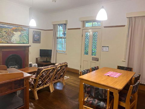Arakoon House 2 - Bring Your Own Linen - Accommodation NSW 4