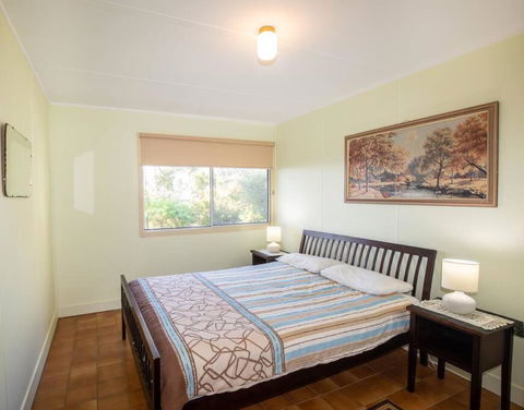 ARCADIA -Straddie Original 3 Bedroom House With Ocean Views - Accommodation NSW 4