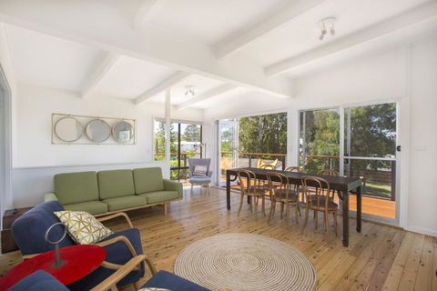 Arthurs Mollymook - Accommodation NSW 2