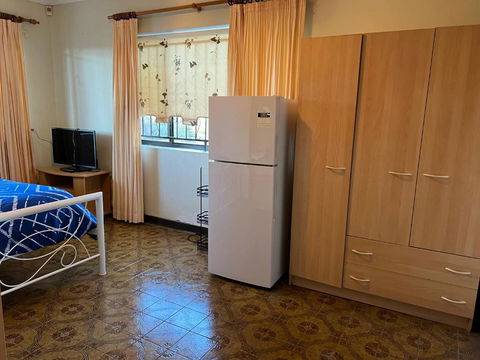 Aspley Bedroom & Share Bathroom With Other Guests - Accommodation NSW 3