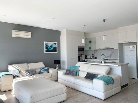 At Broadbeach Inverloch - Accommodation NSW 2