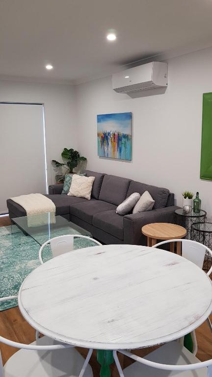 At Home Apartments - Accommodation NSW 4