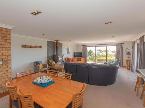 Aviemore 4 14 Cobbodah Street - Accommodation NSW 2