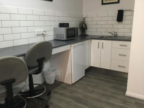 Ayrline Motel - Accommodation NSW 0