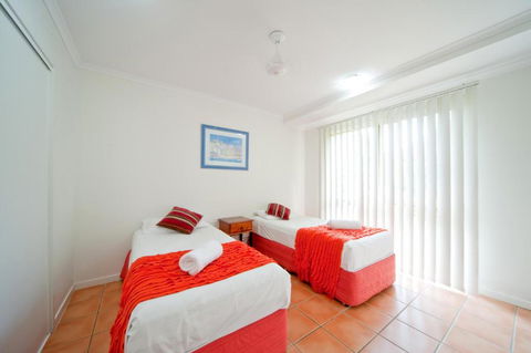 At Beach Court Holiday Villas - Accommodation NSW 3