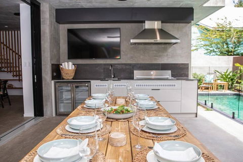 Azure Port Douglas - Luxurious & Modern - Accommodation NSW 2