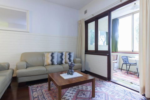 B2 Crawley Apartment 1 BRM & Sleepout Near UWA - Accommodation NSW 2