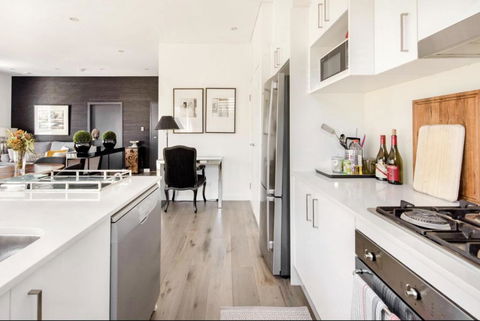 B312S - Luxury Waverton Apartment - Accommodation NSW 4