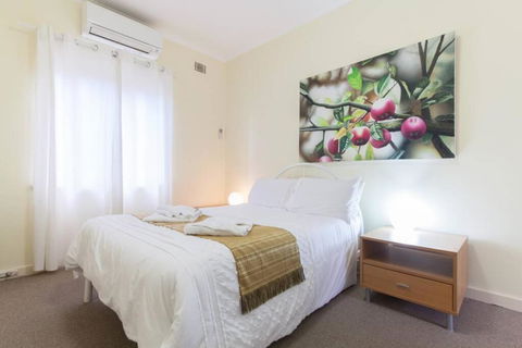 B5 Crawley Apartment 1 BRM & Sleepout Near UWA - Accommodation NSW 1